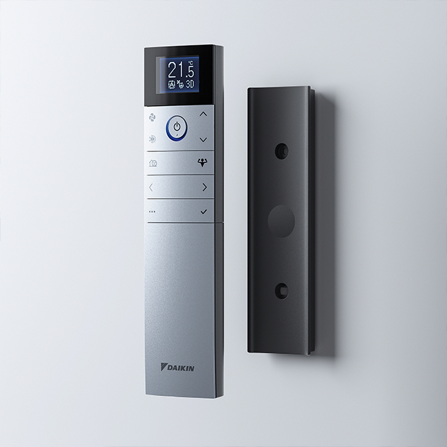 Zilveren Daikin Emura airco afstandsbediening: Tijdloosdesign. Gemakkelijk leesbaar met duidelijke knoppen. Essentieel voor bedienen airco unit.