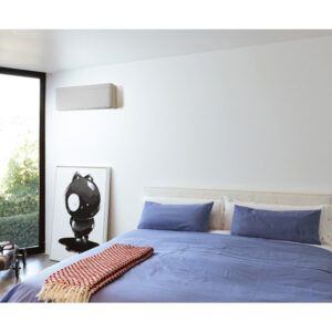 Daikin Stylish White in Slaapkamer: Energiezuinige Stilte voor Rustgevende Nachten. Minimalistisch design, constante werking. Met actieve luchtzuivering.