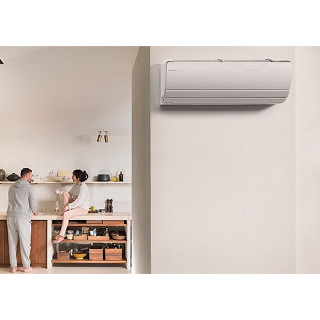 Daikin Ururu Sarara airco in de Keuken: Comfortabele Koeling voor een Aangename Keukenomgeving. Invertermotor, geavanceerde filters, luchtbevochtiging.