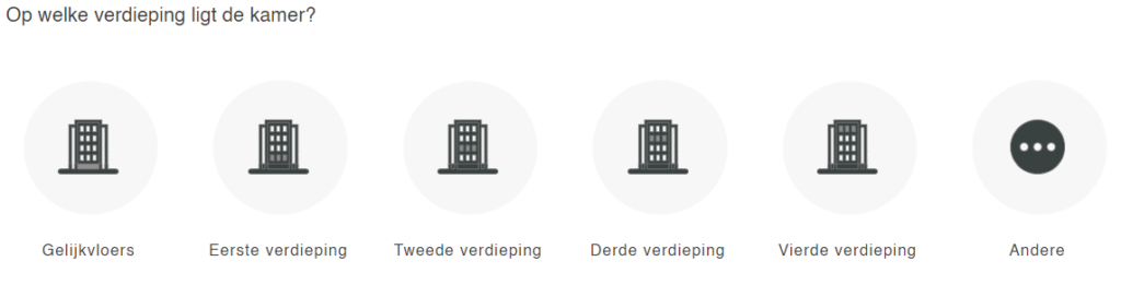 Toont de verschillende verdiepingen in een huis waarin een airco wordt geplaatst.